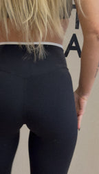 The Essential Crossover Legging